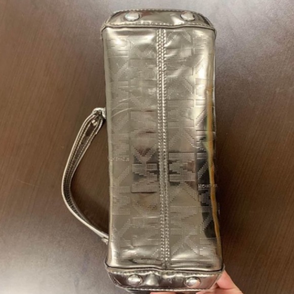 Michael Kors Authentic Metallic Bag - Picture 5 of 11